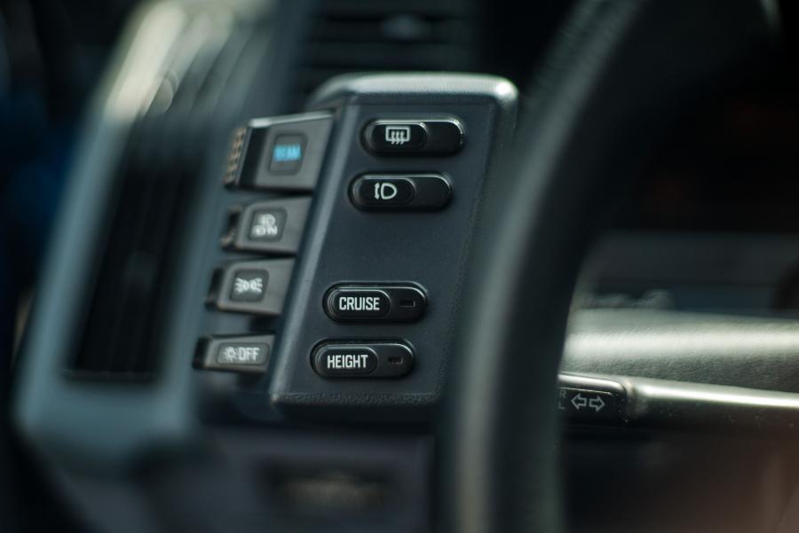 Детали интерьера Subaru XT 4WD Turbo 1985 года  (NA) (фото 10 из 12)